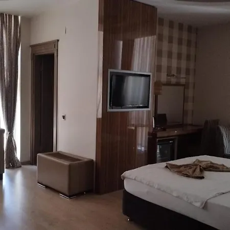 Hotel Luks 3*